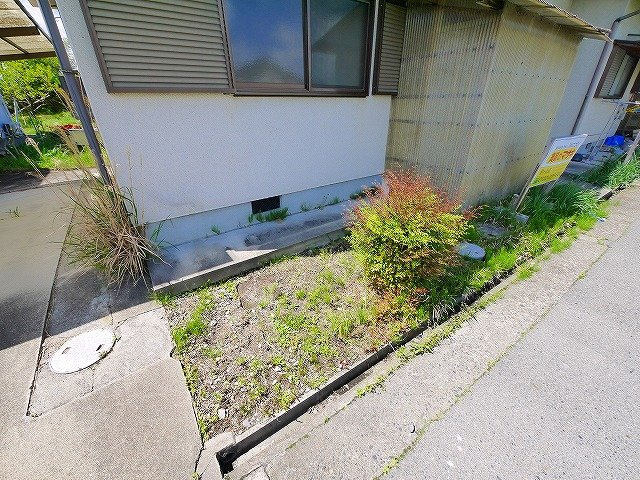 堀内貸家（尼辻南町５－２２）の庭|お庭の付いた物件です