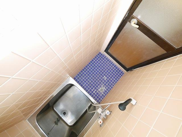 堀内貸家（尼辻南町５－２２）の浴室|お風呂で日々の疲れを落としましょう