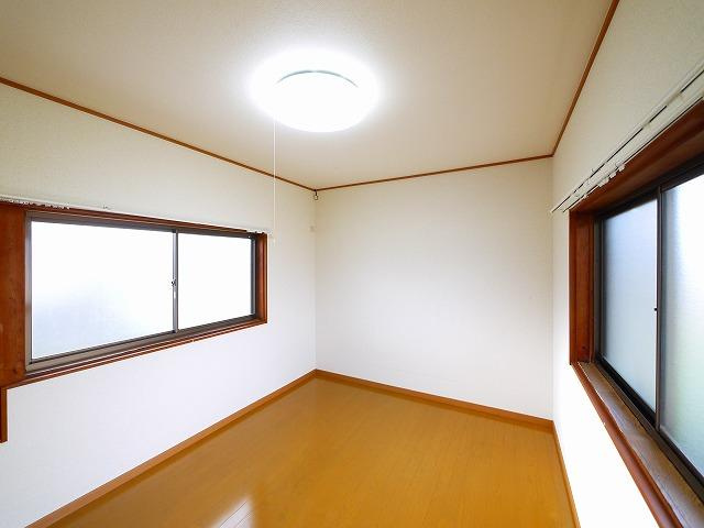 堀内貸家（尼辻南町５－２２）の洋室|コンパクトで使いやすい洋室です