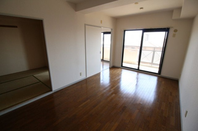 【居間・リビング】 | フォーラム城ヶ岡　弐番館