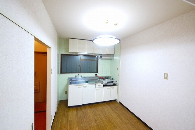 サンハイツ新大宮のキッチン