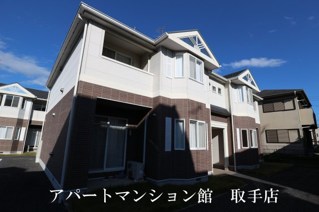 クリスタルハイツBの外観