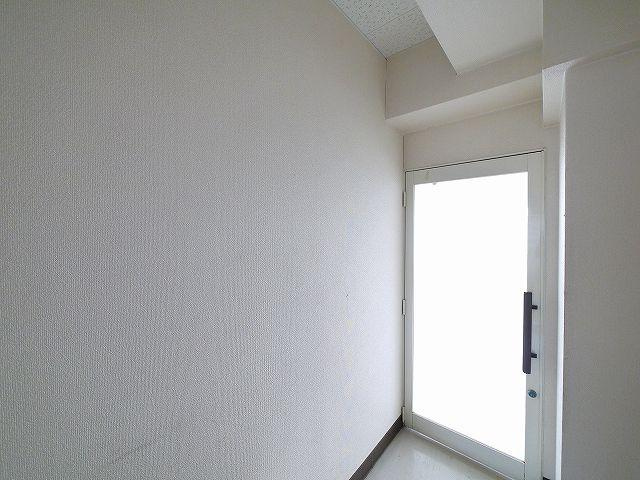 山原二条ビルのエントランス