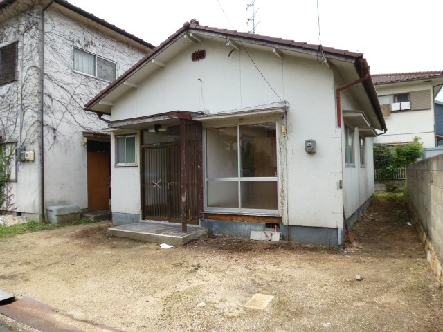 岡山市北区万成西町の一戸建ての外観