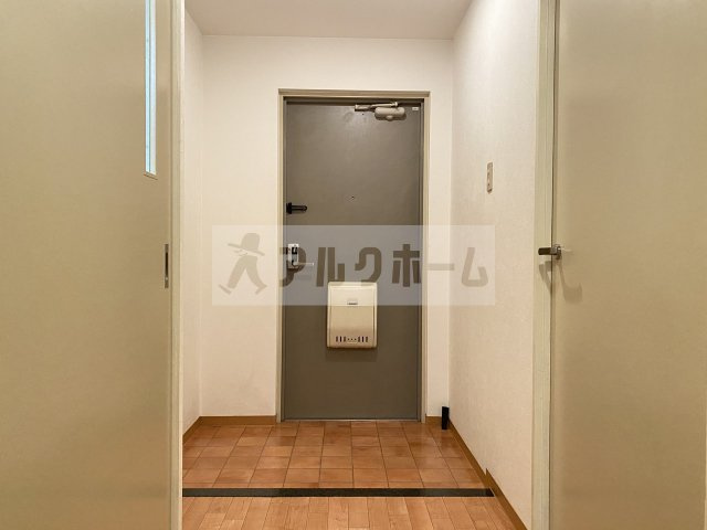 メゾンドゥボヌールの玄関|メゾンドゥボヌール　玄関