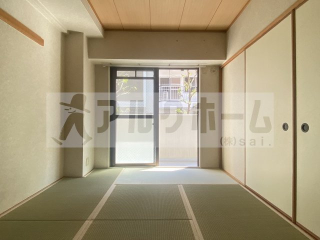 メゾンドゥボヌールの和室