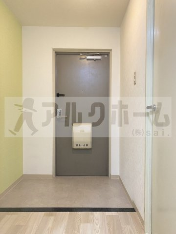 メゾンドゥボヌールの玄関