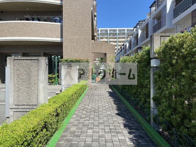 メゾンドゥボヌールのエントランス