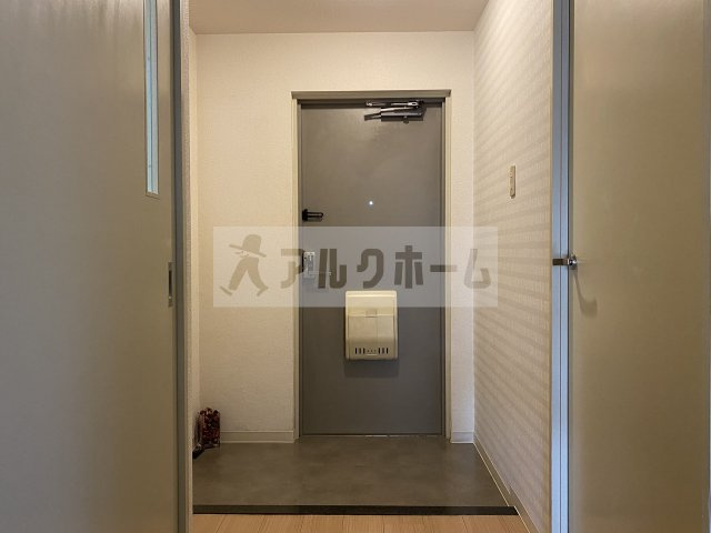 メゾンドゥボヌールの玄関|メゾンドゥボヌール　玄関