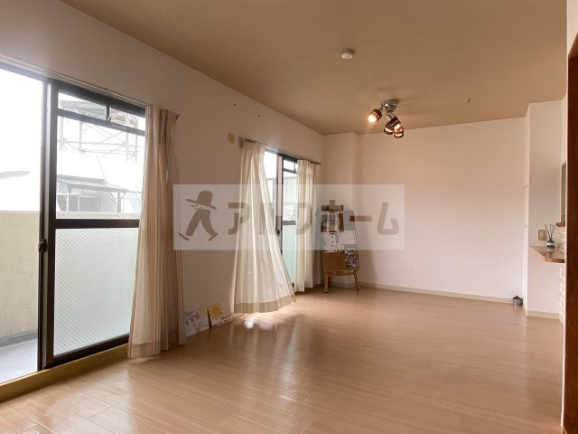 メゾンドゥボヌールの居間・リビング|メゾンドゥボヌール　リビング