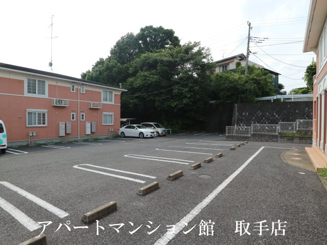 ヴィラブリーゼＡの駐車場