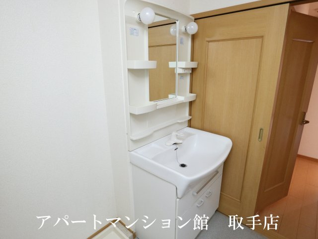 ヴィラブリーゼＡの独立洗面台