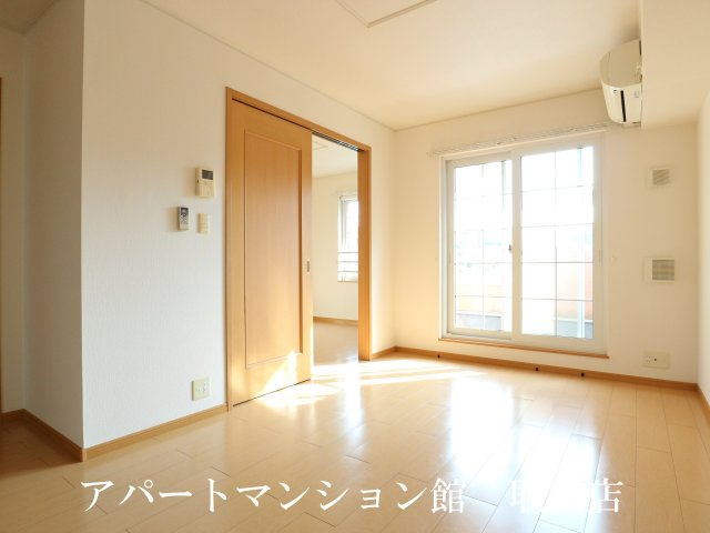 ヴィラブリーゼＡの居間・リビング