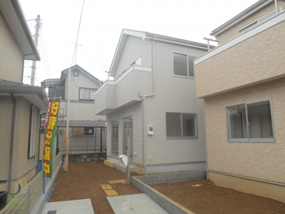 【外観】 | 北本　本町　全2棟　1号棟 | 堂々完成お庭もすっきり。