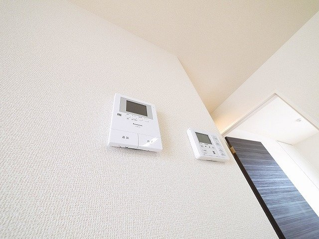 アシスト木津Ａ棟・Ｂ棟のセキュリティ|安心のモニターホン付きインターホンです