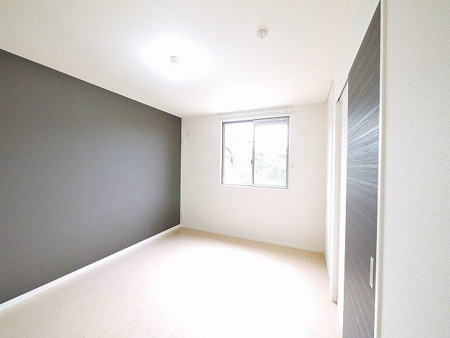 アシスト木津Ａ棟・Ｂ棟の洋室|使い勝手のいい洋室です