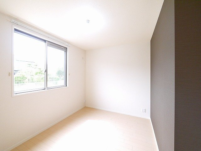 アシスト木津Ａ棟・Ｂ棟の洋室|落ち着いた色調の洋室です