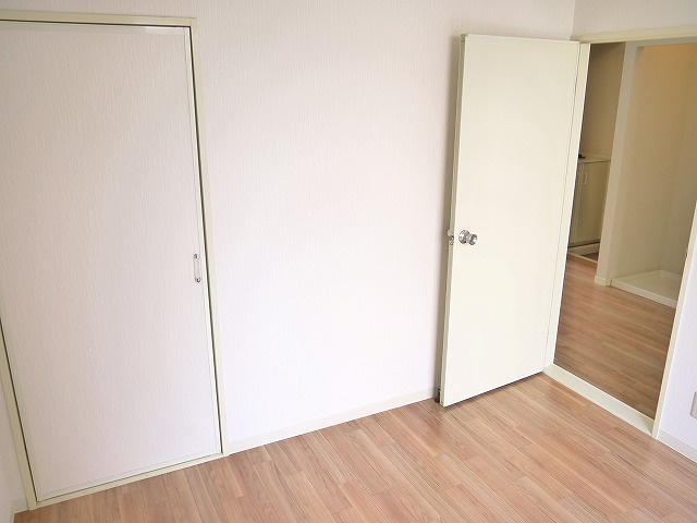 ログメントソファーA棟の洋室|きれいな洋室です