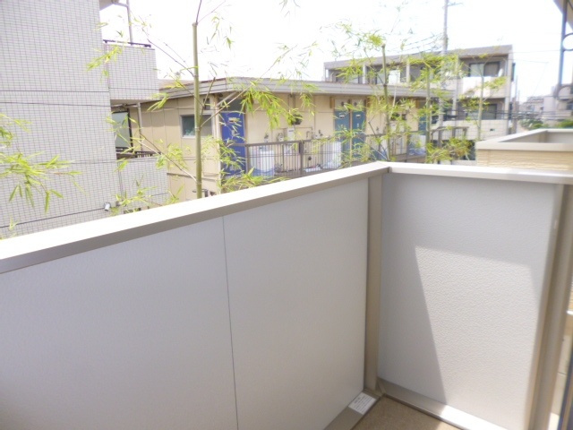 メゾン ド SATOMI A棟のバルコニー