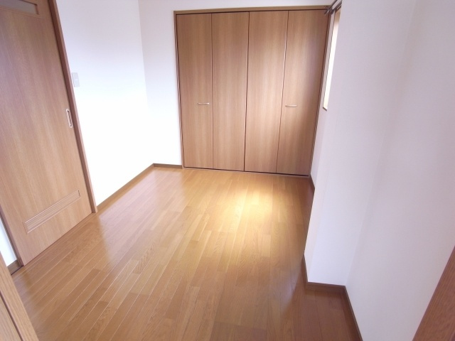 メゾン垂水の洋室