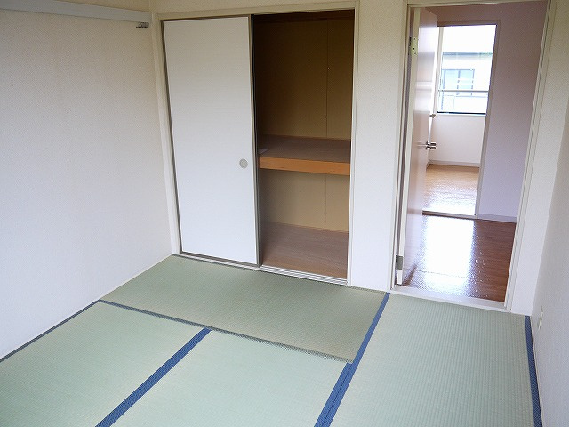 スリーゼハイツＢの和室