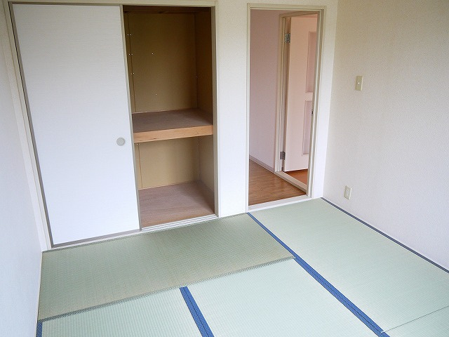 スリーゼハイツＢの和室