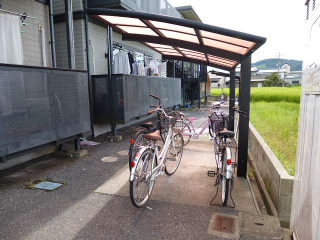 倉敷市真備町箭田のアパートのその他共用部分|自転車置き場