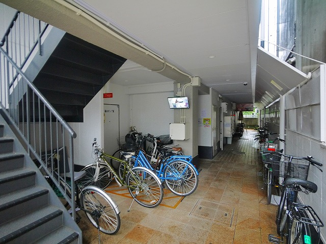 ルミエール新大宮（大宮町）のエントランス