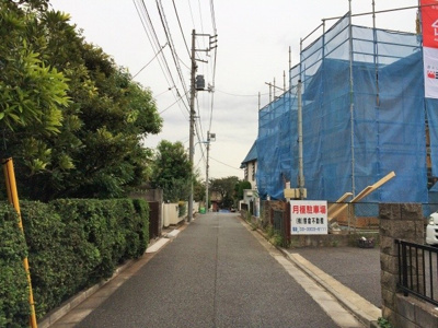 【周辺】 | 成田西214戸建て | 前面道路
