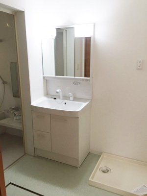 【洗面所】 | 教興寺マンション | ゆったりとスペースのある洗面所