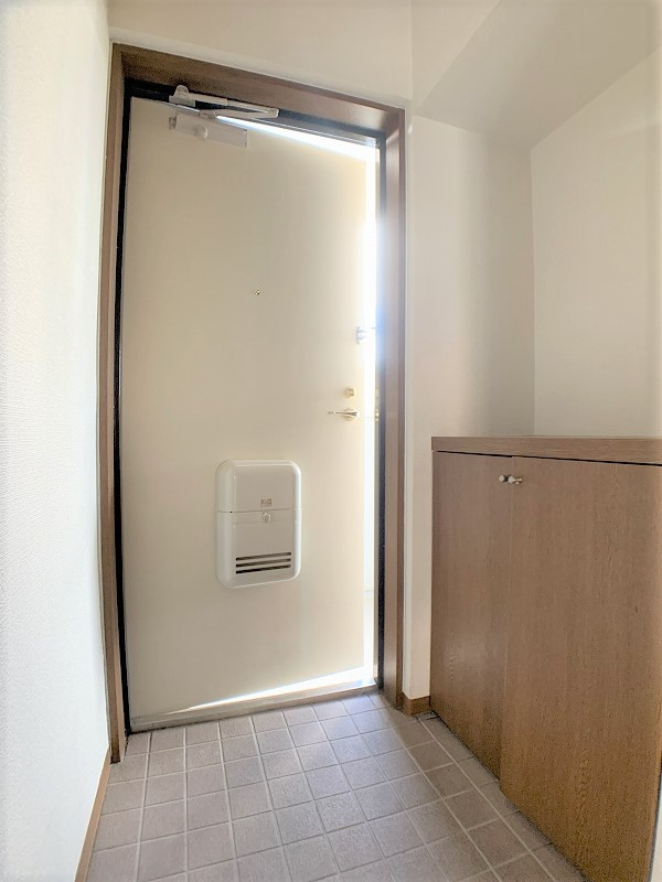 リバーサイド中野の玄関