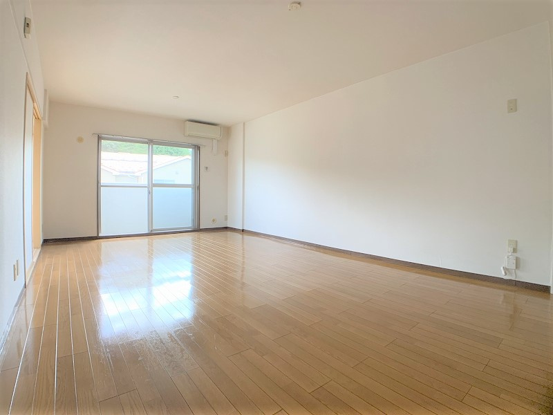 リバーサイド中野の居間・リビング