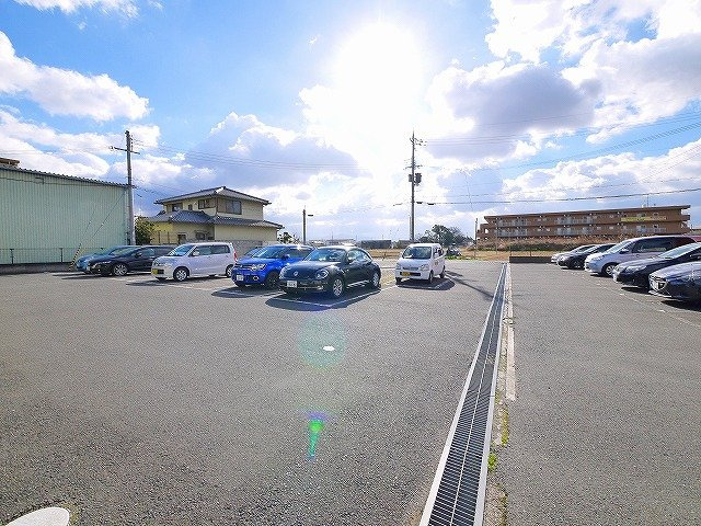 アイビー21の駐車場
