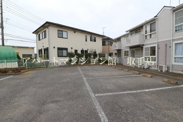 クレストアヅマ1の駐車場