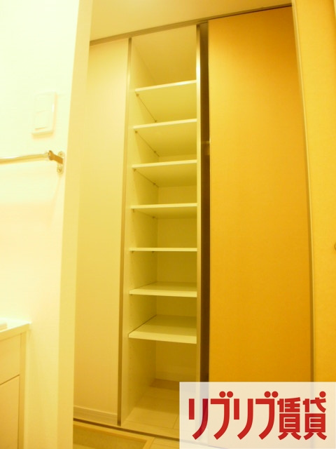 リブリ・シャルマンの設備