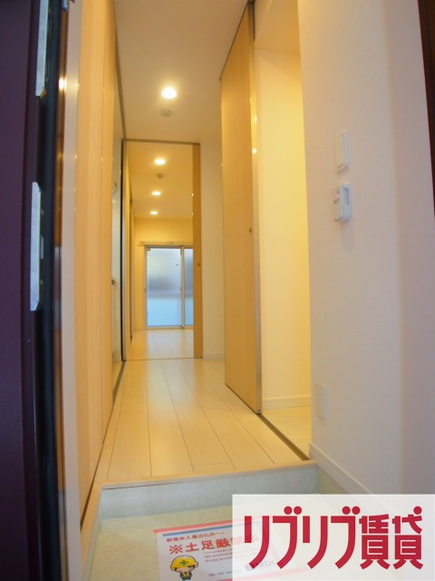 リブリ・シャルマンの玄関