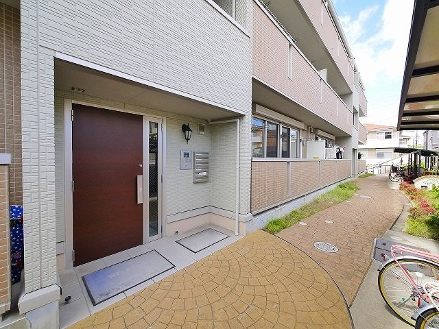 ガーデンヒルのエントランス|建物の内部です