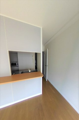 【居間・リビング】 | サンライズⅡ | カウンターキッチンのダイニングルーム