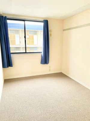 【内装】 | サンライズⅡ | ２階の洋室。