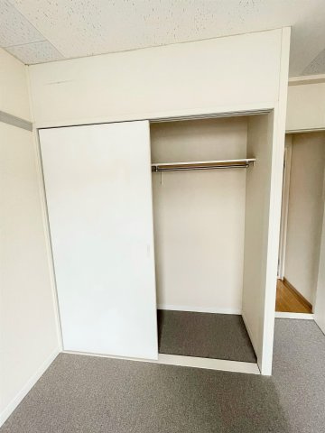 【収納】 | サンライズⅡ | ２階の洋室、クローゼット付き