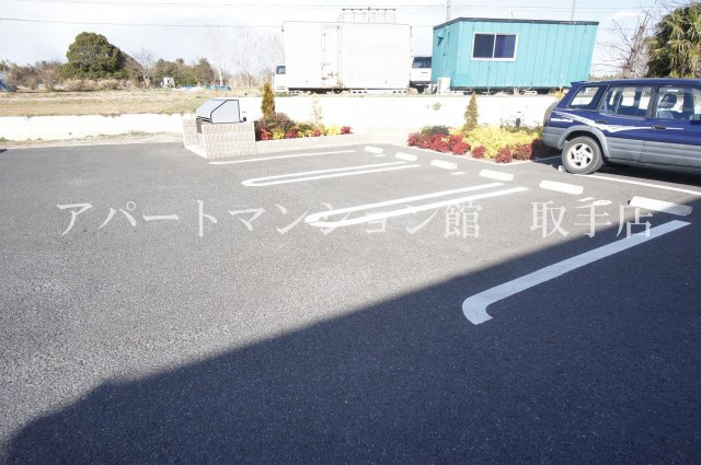 エル・ソフィアの駐車場