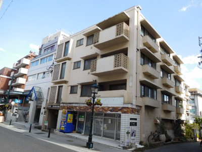 【外観】 | 異人館通りにある１階店舗