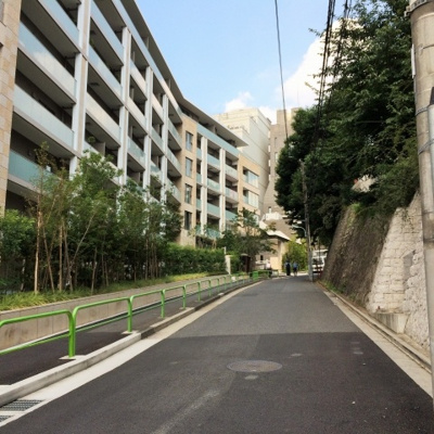 【周辺】 | ブランズ麻布狸穴町 | 前面道路