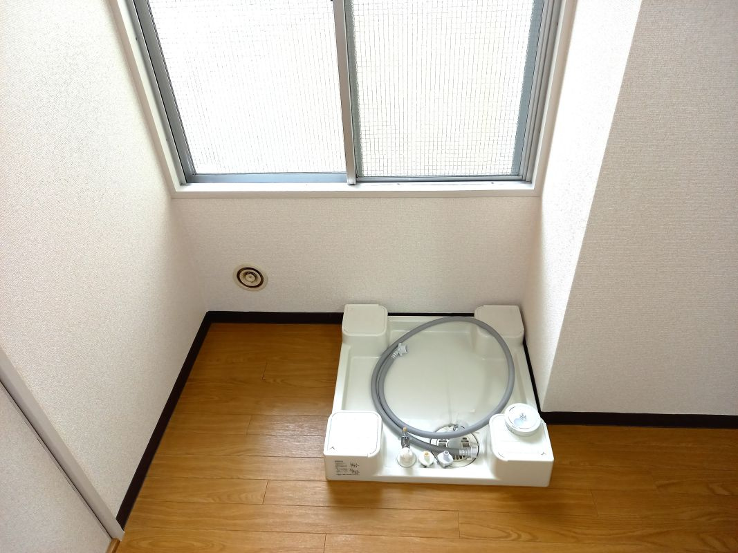 離合社ビルの設備|室内洗濯機置き場