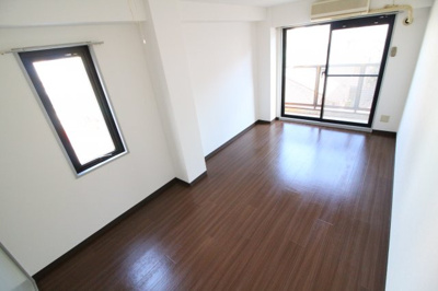 【居間・リビング】 | モダンアパートメント神戸新長田