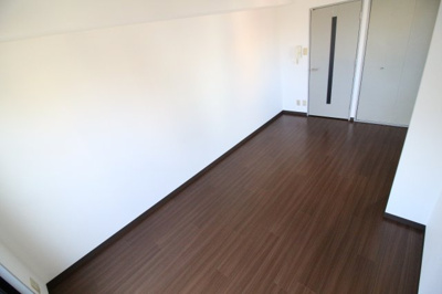 【洋室】 | モダンアパートメント神戸新長田