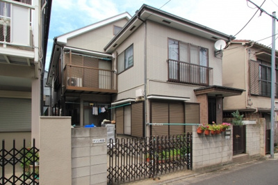 【外観】 | メゾン和田 | 閑静な住宅街に立地する日当たり良好な物件です。