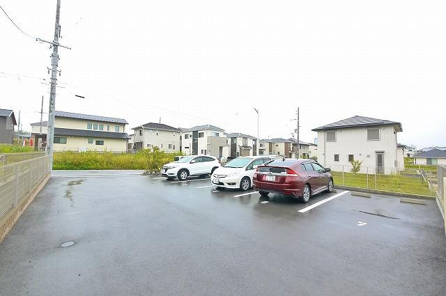 プランドール城山台の駐車場