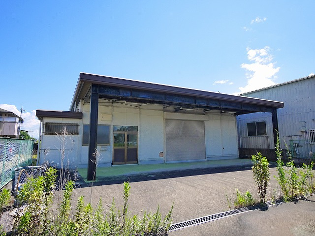 筒井町事務所付倉庫の外観