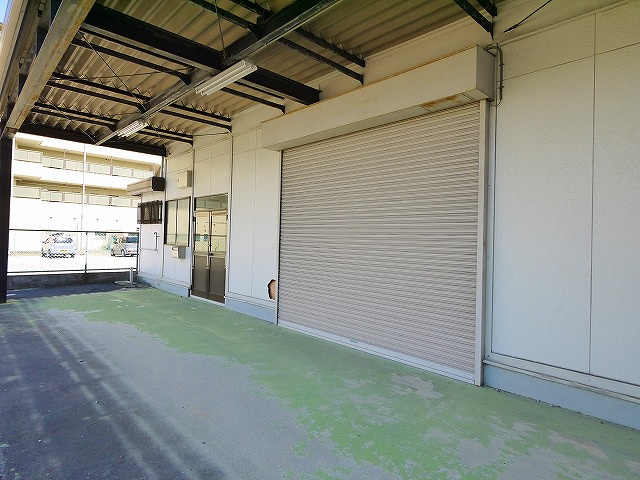 筒井町事務所付倉庫の外観